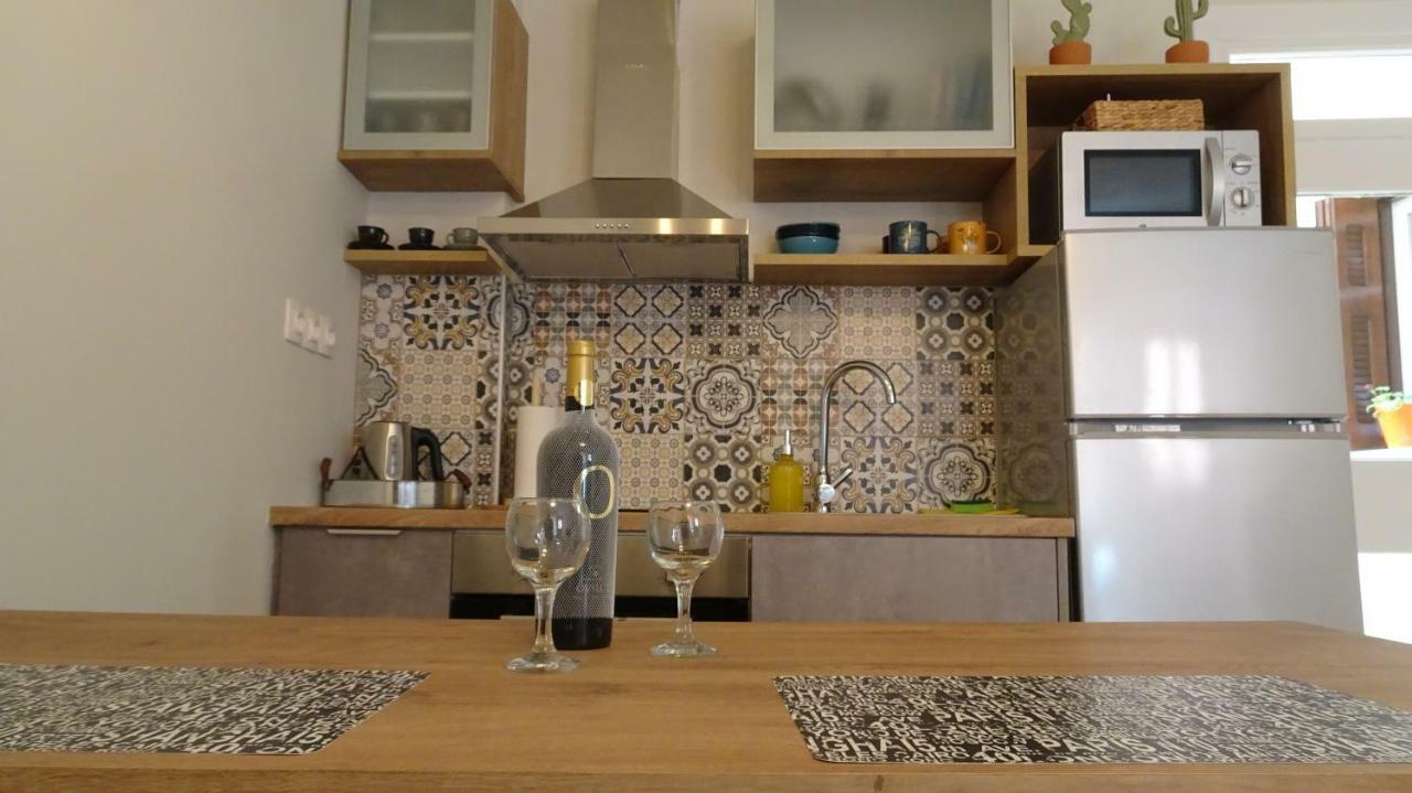 Elegant And Comfortable Apartment In The City Center Эрмуполис Экстерьер фото