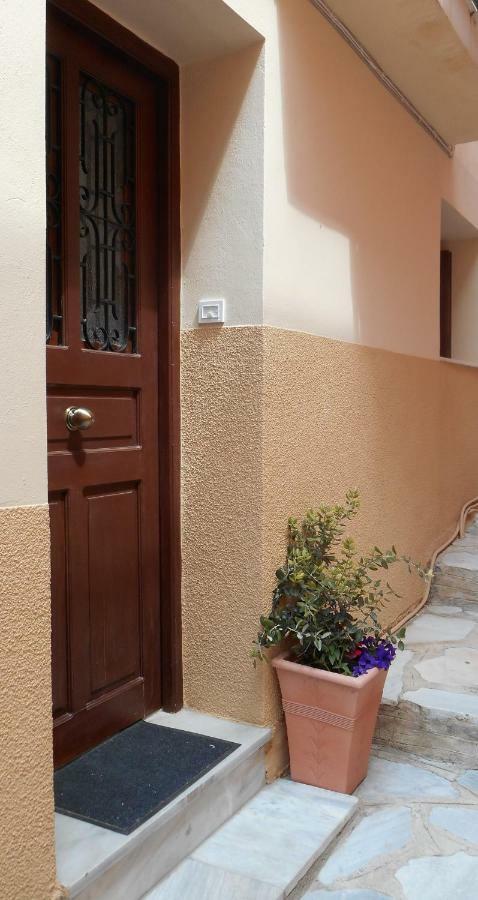 Elegant And Comfortable Apartment In The City Center Эрмуполис Экстерьер фото