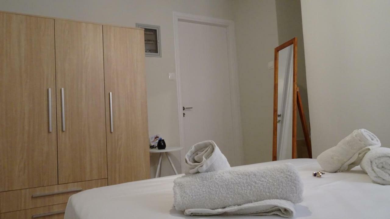 Elegant And Comfortable Apartment In The City Center Эрмуполис Экстерьер фото