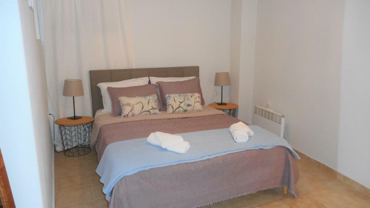 Elegant And Comfortable Apartment In The City Center Эрмуполис Экстерьер фото